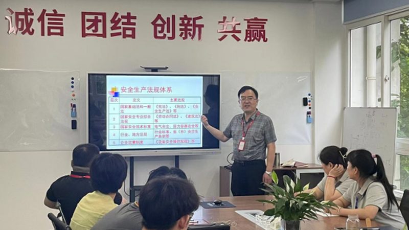 叉车操作：职业素养与安全规范的必备知识